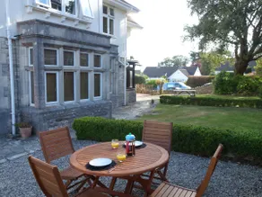 Charming coastal apt with garden - Image 2