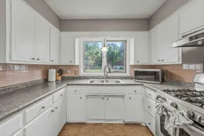 Adorable Home - 4BR- near 3M- St Paul - MOA - Image 5