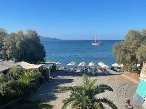 Kalamata's Sea Breeze beachfront apartment #3 - Image 2