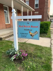 ”Roost” in Rockwood's oldest brick house - Image 3