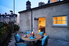 Bath City centre luxury 2 bed detached Lodge house - Image 4