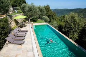 Swimmers Paradise - Image 4