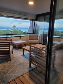 Splendid 3-bedroom apartment (150m2) with a view - Image 4