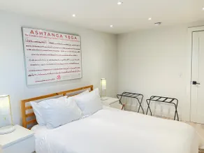 Prime Location - Burlington Bungalow - Image 2