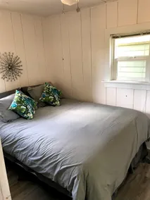 Cozy Cottage by the Bay - Image 2