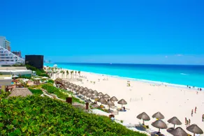 Deluxe Room in Oceanfront Resort - Image 2