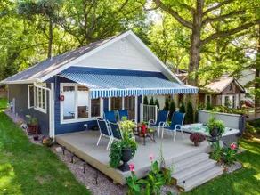 Blue Fish Cottage-Hot tub, Kayaks, fire pit - Image 4