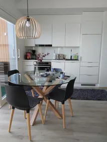 Top floor apartment with roof terrace - Image 4
