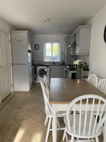 Modern Waterside Luxury House 3/BR Great Location - Image 3