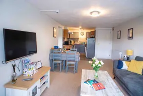 Ground floor apartment with parking in town centre - Image 2