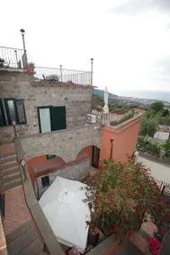 Sorrento deluxe apartment 6 pax - Image 3