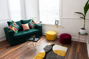 Highcliffe Ebony Suite - Beachfront - 1 bed - sleeps 4 - Image 2