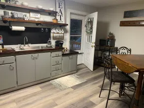Suite on Sunset Ridge, 26 acres and a small pond. - Image 3