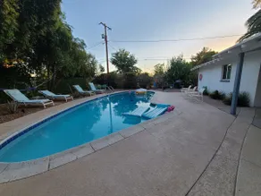 Safari Oasis: 3BR/2BA Renovated House | Pool | BBQ - Image 3