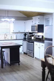 Bungalow at Lake Point - Image 4