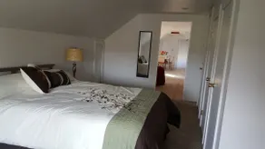 The Regal Beagle! Near downtown PRIVATE full unit - Image 2