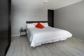 Luxury Apartment with EV charging near Atahualpa Stadium - Image 3