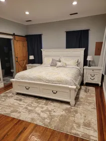 Designer 2 Bedroom Loft on Main Street in Florence - Image 2