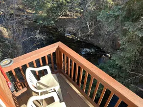 Streamside dream with hot tub - Image 5
