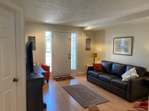 Nolahouse Charming Bungalow in the Heart of Elora - Image 5