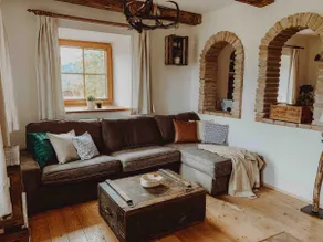 Beautiful apartment on the 2nd floor of a farmhouse - Image 4