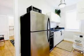Trendy City Flat | Arboretum Included - Image 5