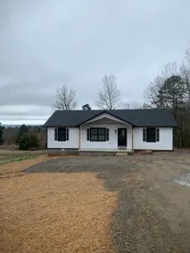 Brown mountain White House - Image 3