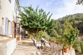 Sea and mountain house in Mallorca - Image 2