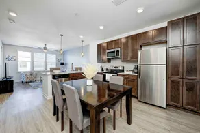 KING BED - 1BED/1BTH - LUXE - Image 3