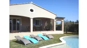 I Nærheden af Avignon, Komfortabel Villa med Privat Pool, i Provence - Image 3