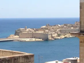Valletta Art Loft with seaview - Image 2