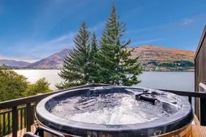 Queenstown Lakefront Dream - Image 3