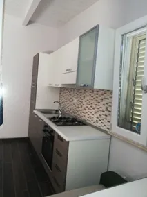 Independent apartment with private garden - Image 3