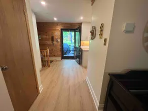 Luxury Log Cabin with work spaces, generator and car charger - Image 3