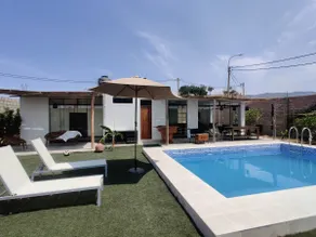 Country house with pool - Image 2