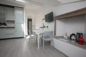 Just Urban Stays - Impressive 1BR Penthouse in City Center - Metro M2 M4 - Image 3