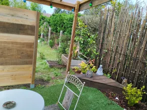 Fully equipped, air-conditioned wooden chalet - Image 2