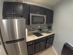 Apt 7 Bloomfield/Lawrenceville private mini studio - Image 3