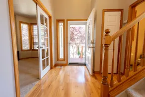 Comfortable, Light-Filled & Quiet Family House - Image 3
