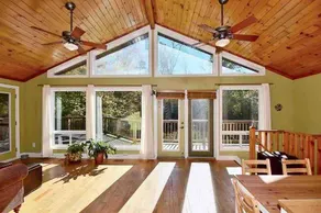 Luxury 4 Season Cottage - Image 2