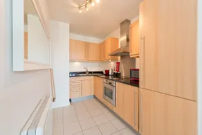 Upscale Relaxing Apartment in Inner City Center - Image 3