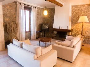 Charming renovated cottage in a quiet area with large pool - Image 4