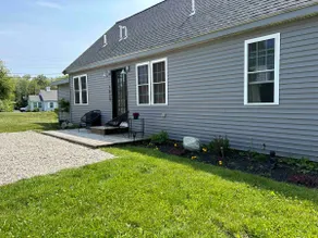 Beach Bungalow - Image 2