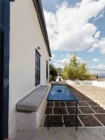 The house with the blue door - Image 3