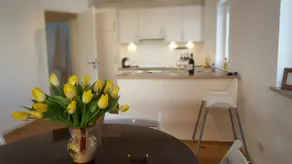 ”Yellow Tulips” apartment with mountain view balcony - Image 5