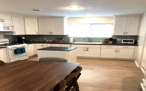Remodeled home steps from the Beach - 6 person hot - Image 3