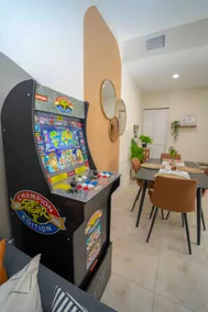 Cozy Miami Home minutes Wynwood & Design District - Image 2