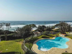 Stunning Umdloti beach flat, pool & sea views - Image 5