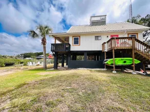 Stilt 2BR Canal Home | Waterfront Retreat - Image 4