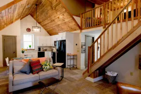 ★Luxury Loft...Minutes to ALL local Venues ★ - Image 2
